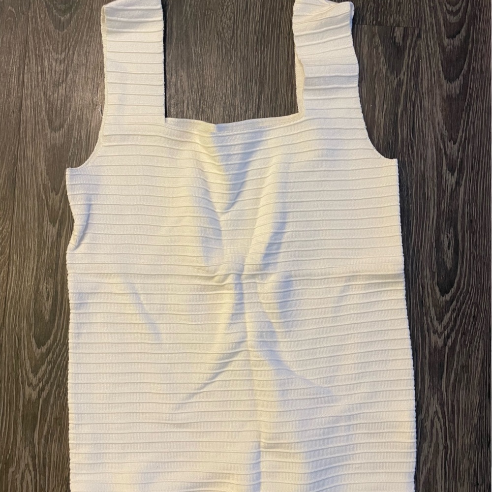 White square neck tank top. Size Medium